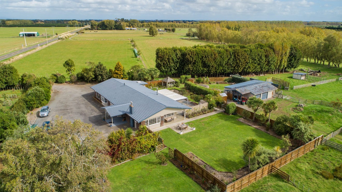 472 Kairanga Bunnythorpe Road, Newbury, Palmerston North - Carousel 1