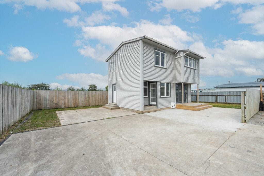 46B Kaimanawa Street, Kelvin Grove, Palmerston North - Carousel 1