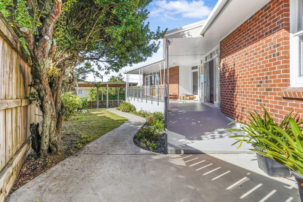 70 Mansel Avenue, Hillcrest, Hamilton - Carousel 2