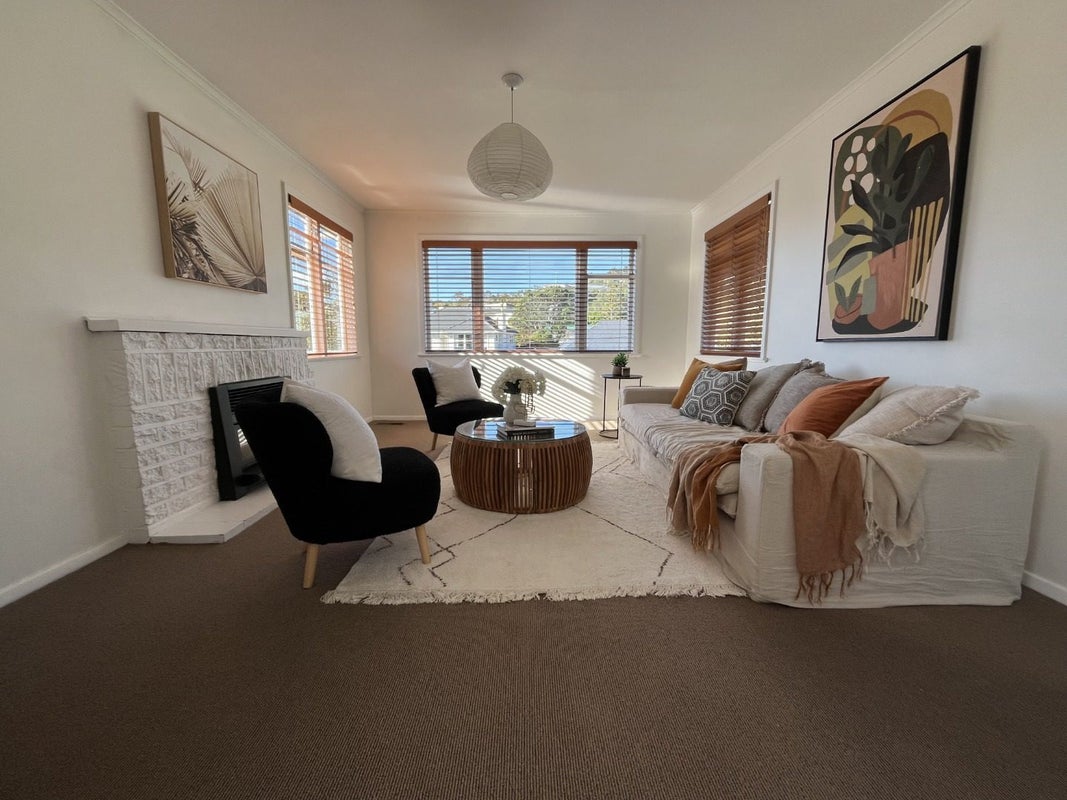 22 Lyndfield Lane, Newlands, Wellington - Carousel 2