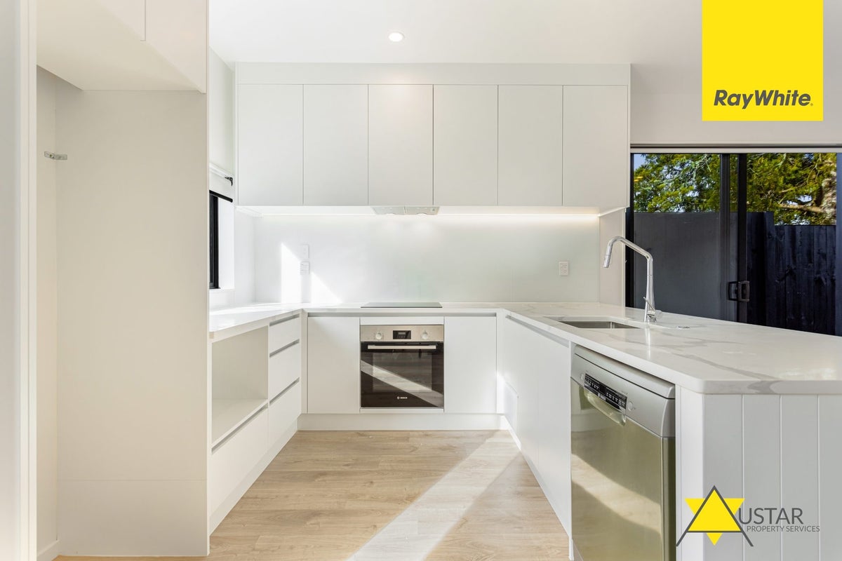 7/22 Heaphy Street, Blockhouse Bay, Auckland - Carousel 2