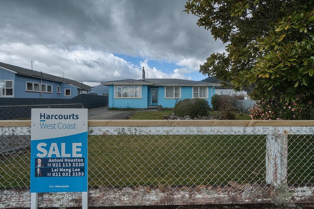 8 Wanganui Flat Road, Harihari - Carousel 1