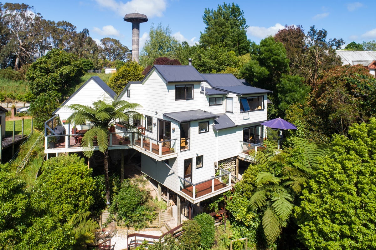 120 Atawhai Road, Fitzherbert, Palmerston North - Carousel 1