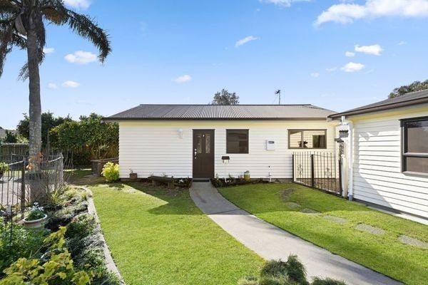 12 Lydiard Place, Chartwell, Hamilton - Carousel 1