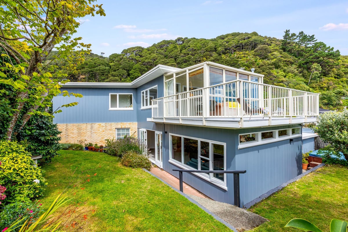 304 Muritai Road, Eastbourne, Lower Hutt - Carousel 1