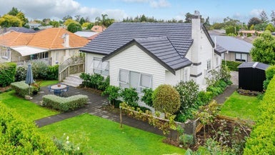 17 Windsor Road, Maeroa, Hamilton - Carousel 1