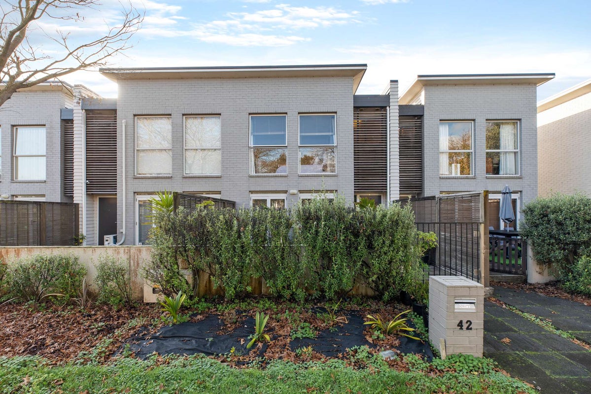 42 Zabeel Crescent, Takanini, Auckland - Carousel 1