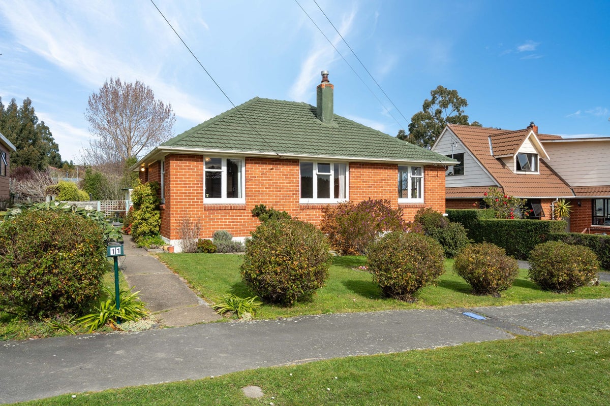 11 Burgess Street, Green Island, Dunedin - Carousel 19
