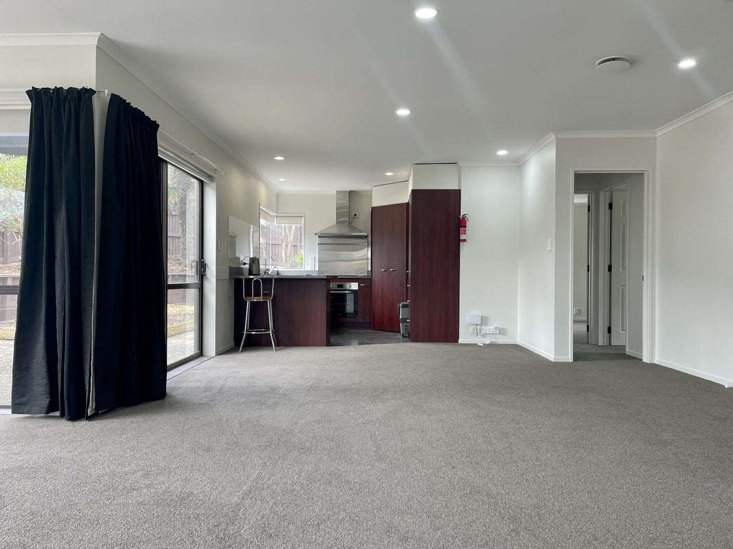 15 Captains Cove, Coastlands, Whakatane - Carousel 1