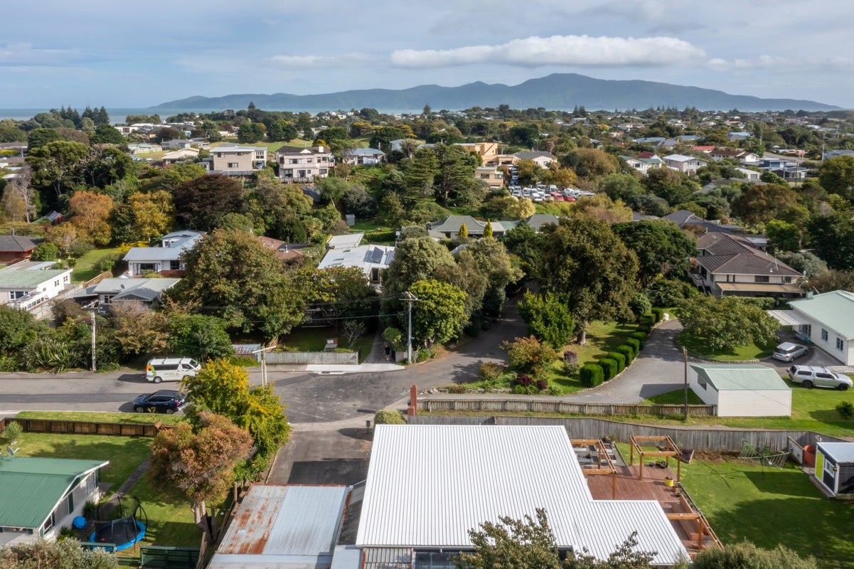 14 Goldsborough Avenue, Raumati Beach, Paraparaumu - Carousel 35