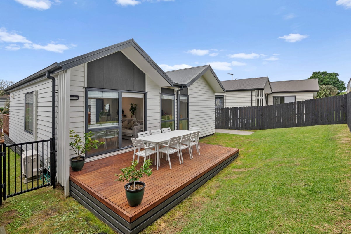 16B Merfield Street, Glen Innes, Auckland - Carousel 2