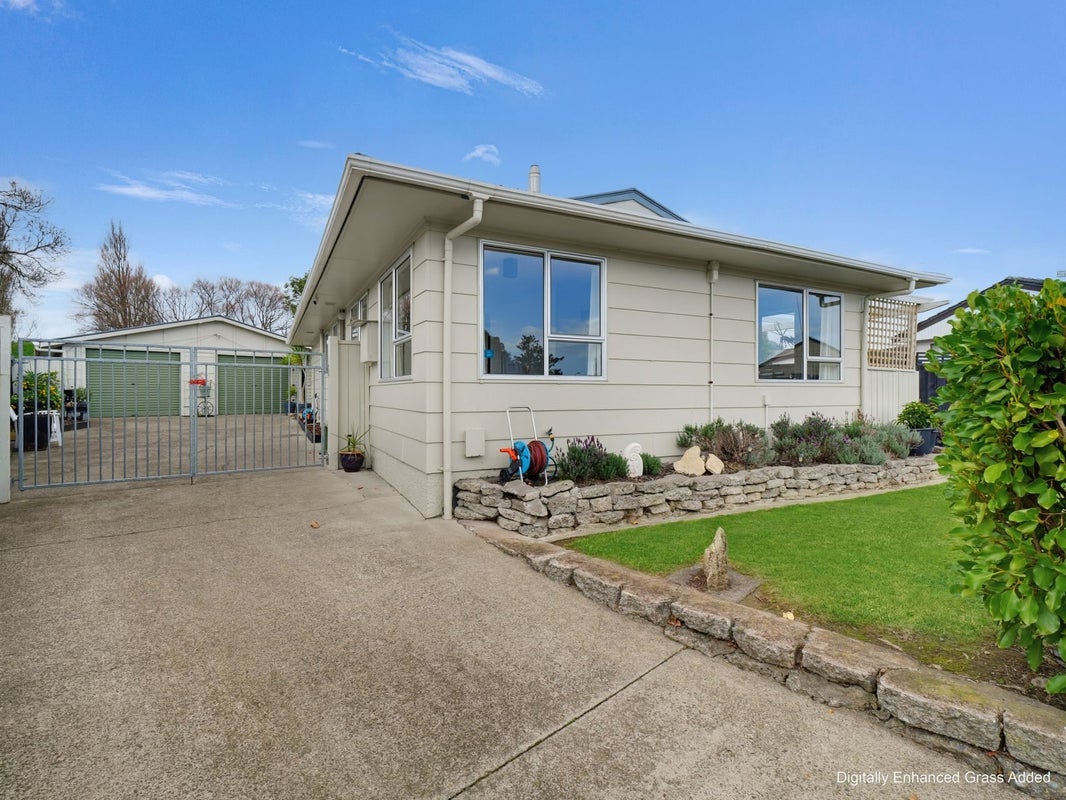 6 Grant Place, Awapuni, Palmerston North - Carousel 1