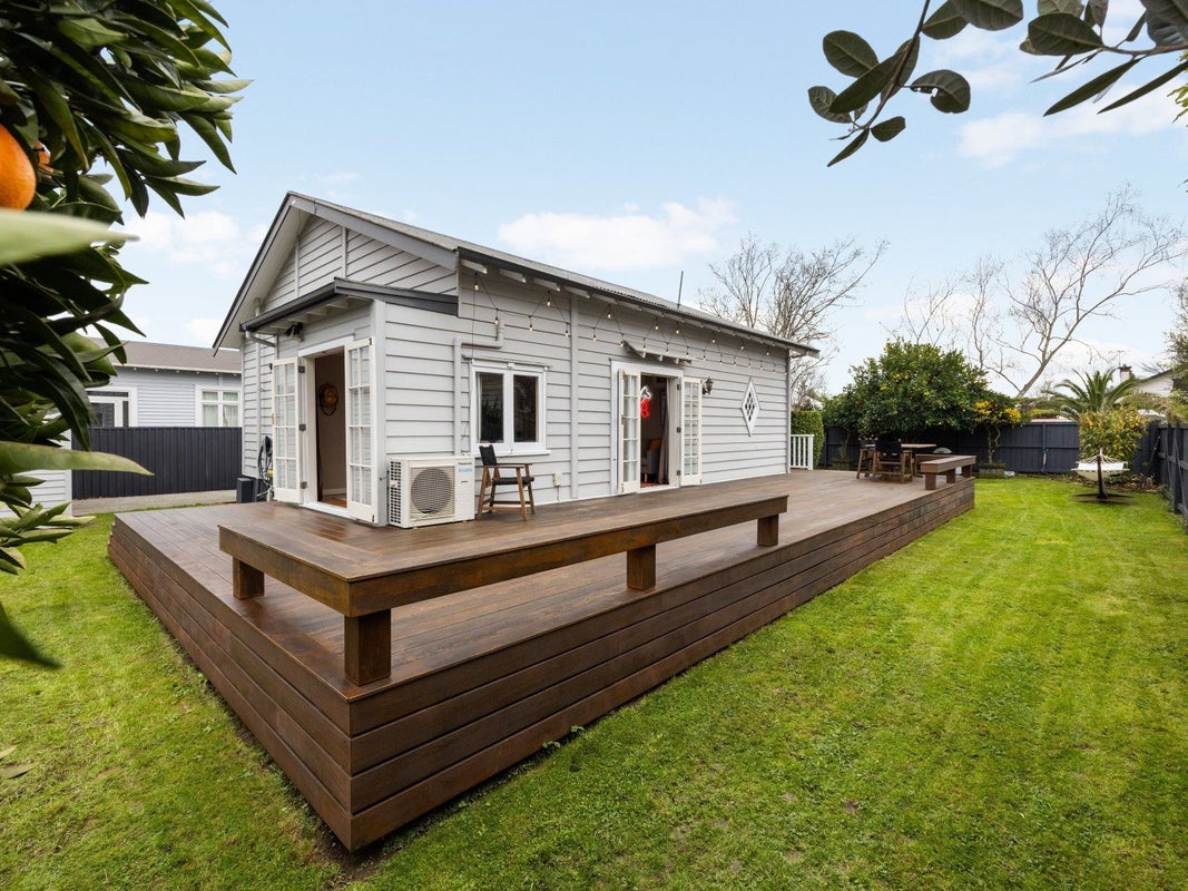 84 Te Aroha Street, Hamilton East, Hamilton - Carousel 3