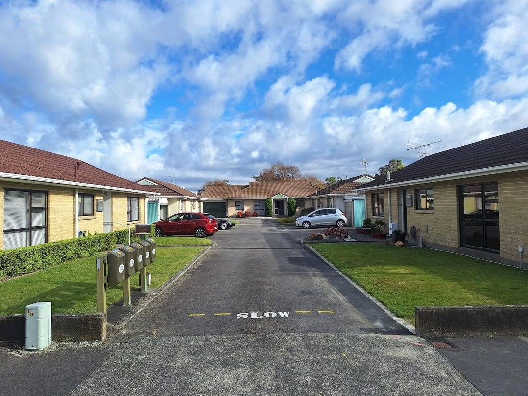 4/30 LEIGHTON AVE, Waiwhetu, Lower Hutt - Carousel 10