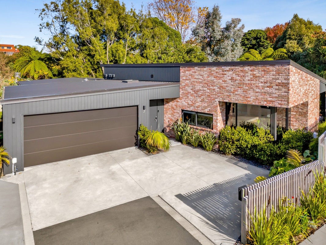 7 Mackillop Way, Brooklands, New Plymouth - Carousel 1