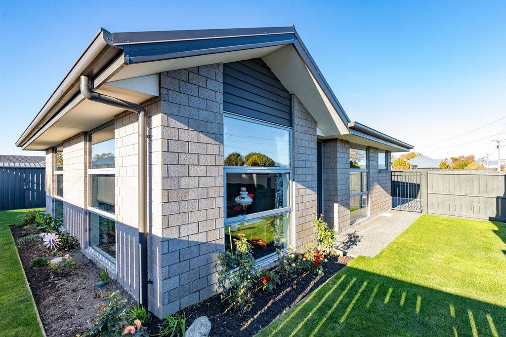 13A Seymour Street, Hornby, Christchurch - Carousel 1