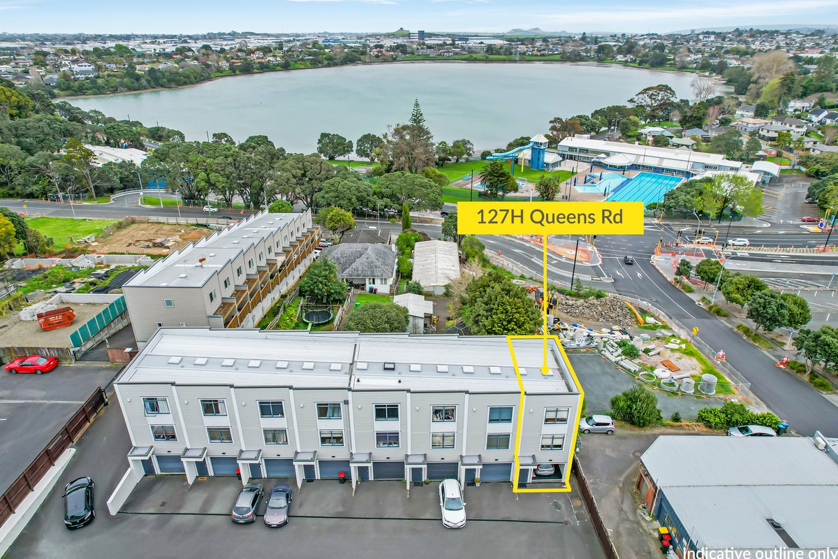 127H Queens Road, Panmure, Auckland - Carousel 1
