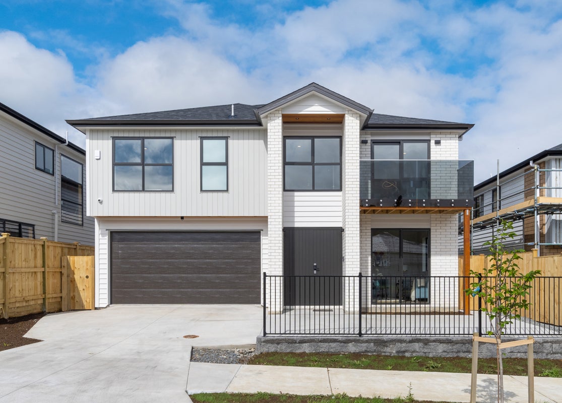7 Tullymore Drive, Flat Bush, Auckland - Carousel 1