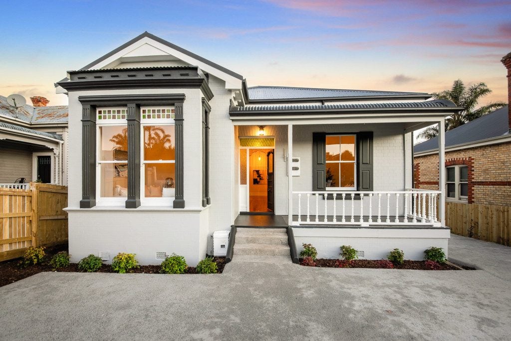 18 Sandringham Road, Mount Eden, Auckland - Carousel 1
