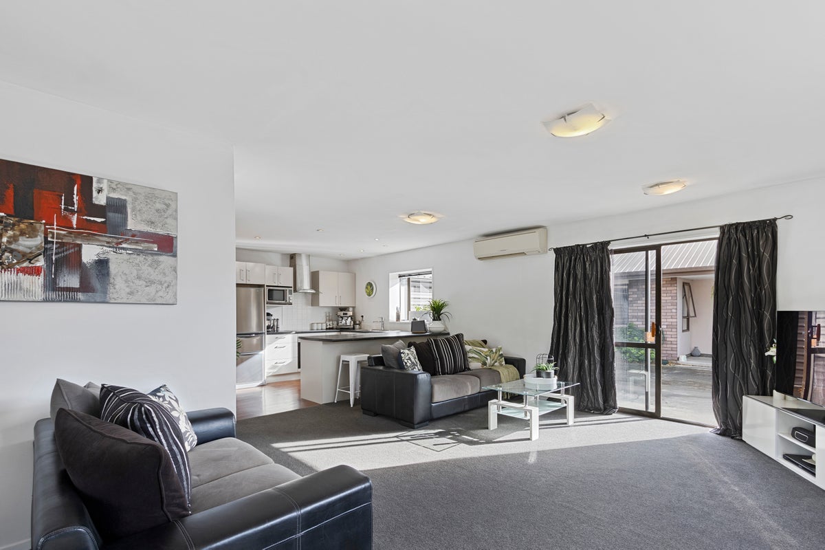 1/17 Wiremu Street, Redwood, Christchurch - Carousel 2