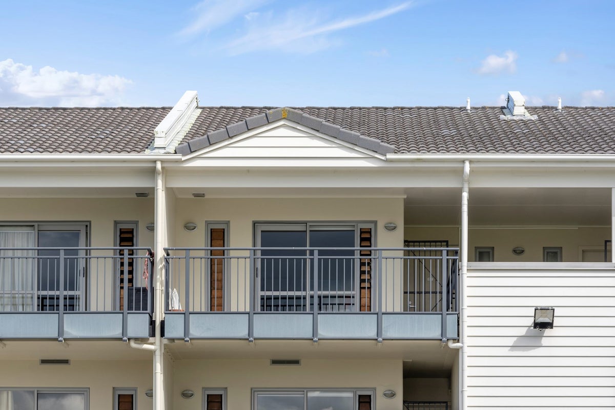 12E/71 Spencer Road, Oteha, Auckland - Carousel 2