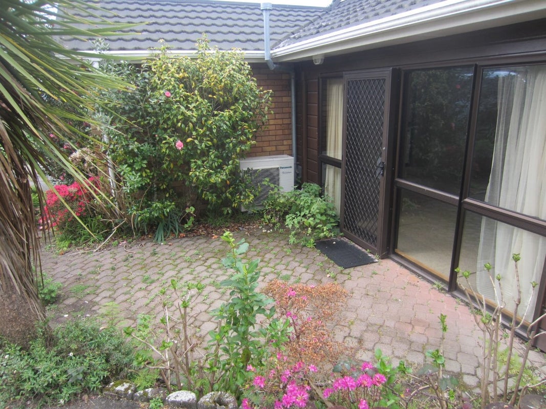 219B Main Road, Tawa, Wellington - Carousel 11