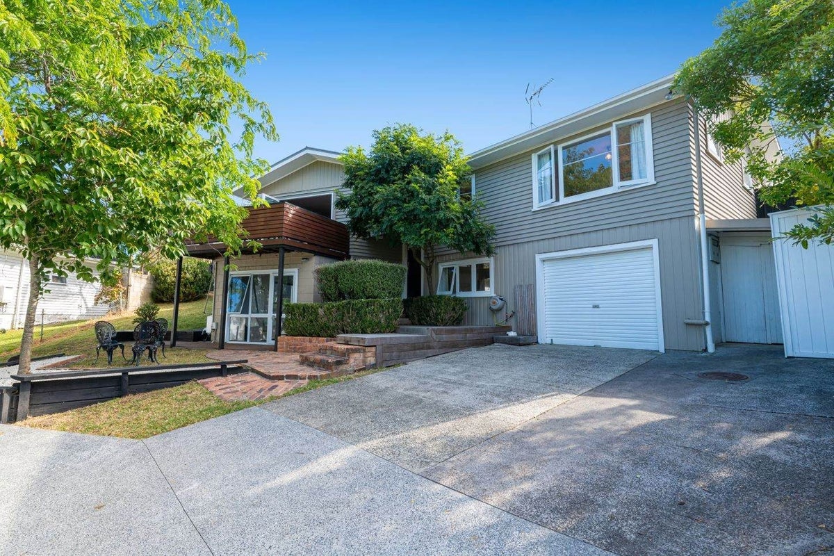 1/14 Roband Avenue, Glenfield, Auckland - Carousel 1