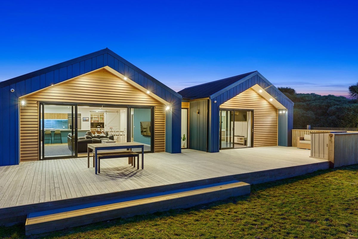 1 Arapipi Way, Peka Peka, Waikanae - Carousel 2