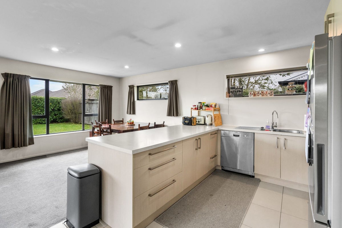 38 Little Oaks Drive, Yaldhurst, Christchurch - Carousel 2