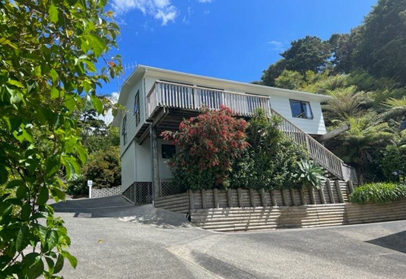 21 Kings Road, Paihia, Paihia - Carousel 1