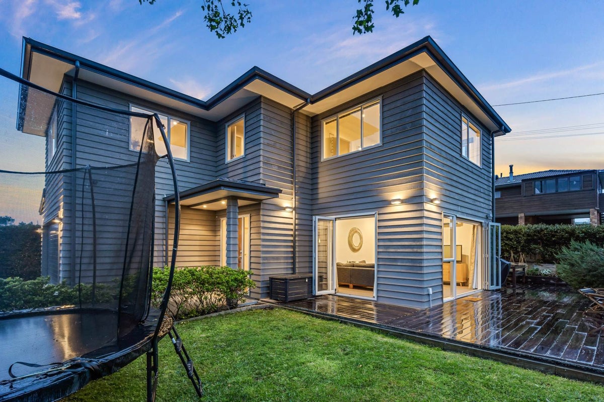 34 Letterkenny Place, Blockhouse Bay, Auckland - Carousel 1