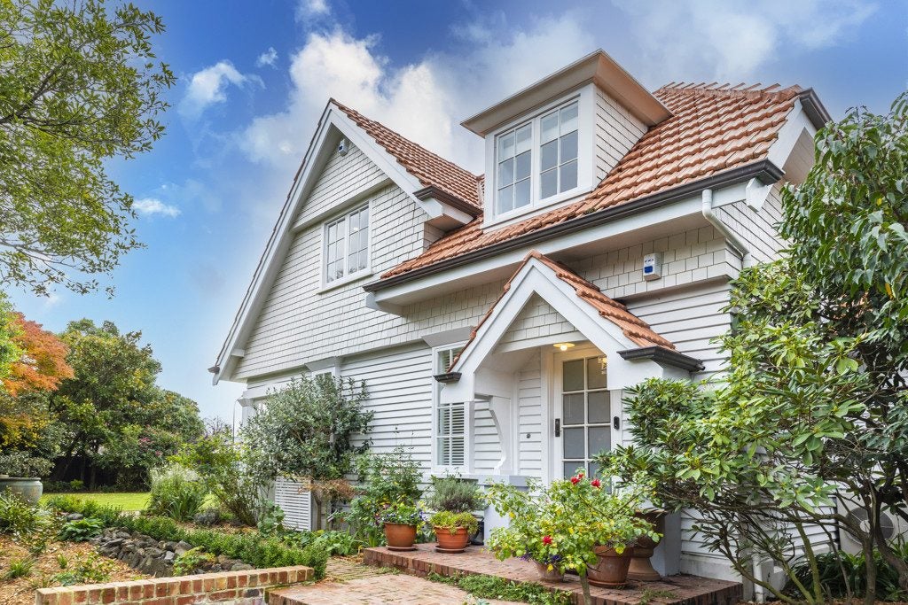 2 Royds Street, Fendalton, Christchurch - Carousel 1