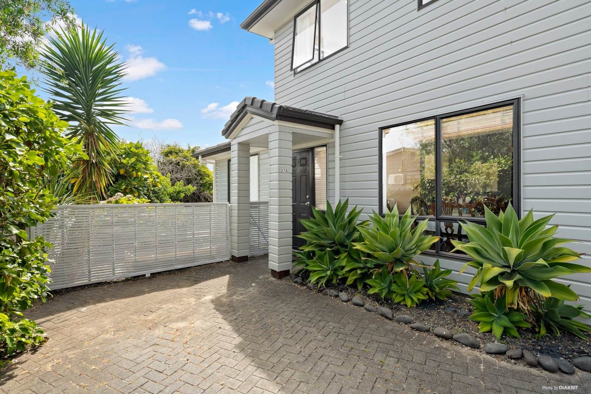 37A Caronia Crescent, Lynfield, Auckland - Carousel 2