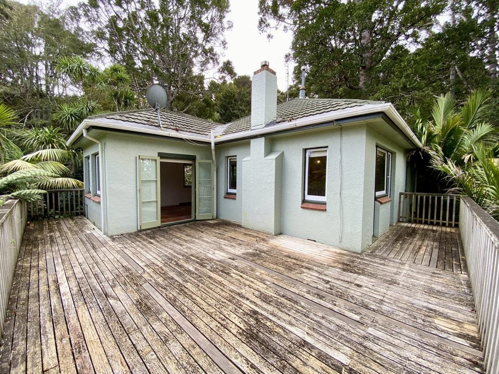 13 Manuka Road, Titirangi, Auckland - Carousel 2
