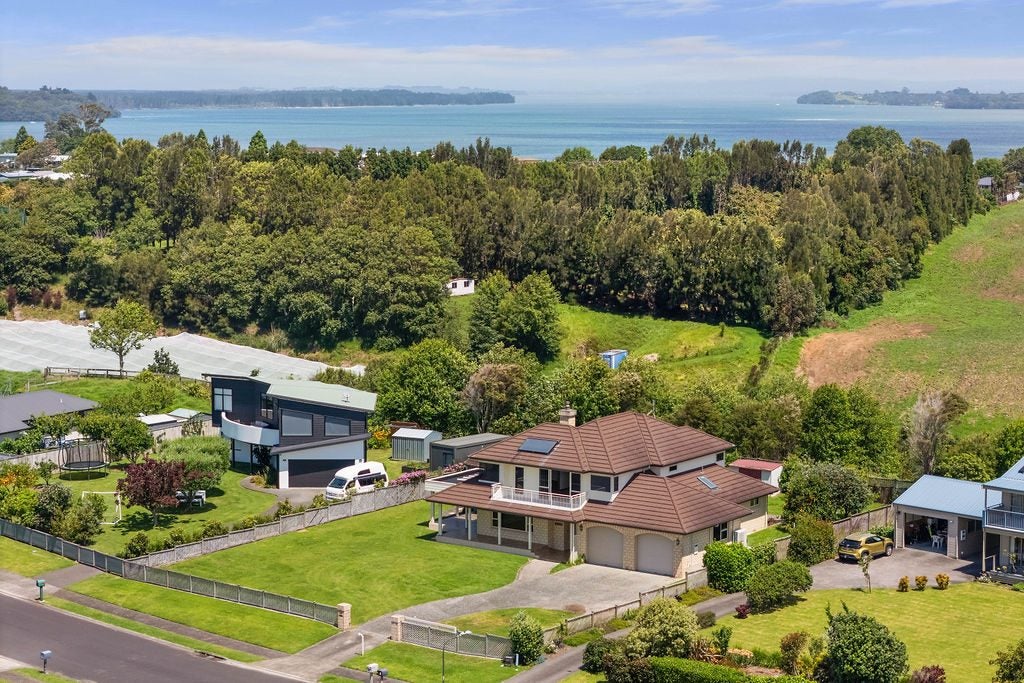 23 Athenree Heights, Athenree, Waihi Beach - Carousel 1