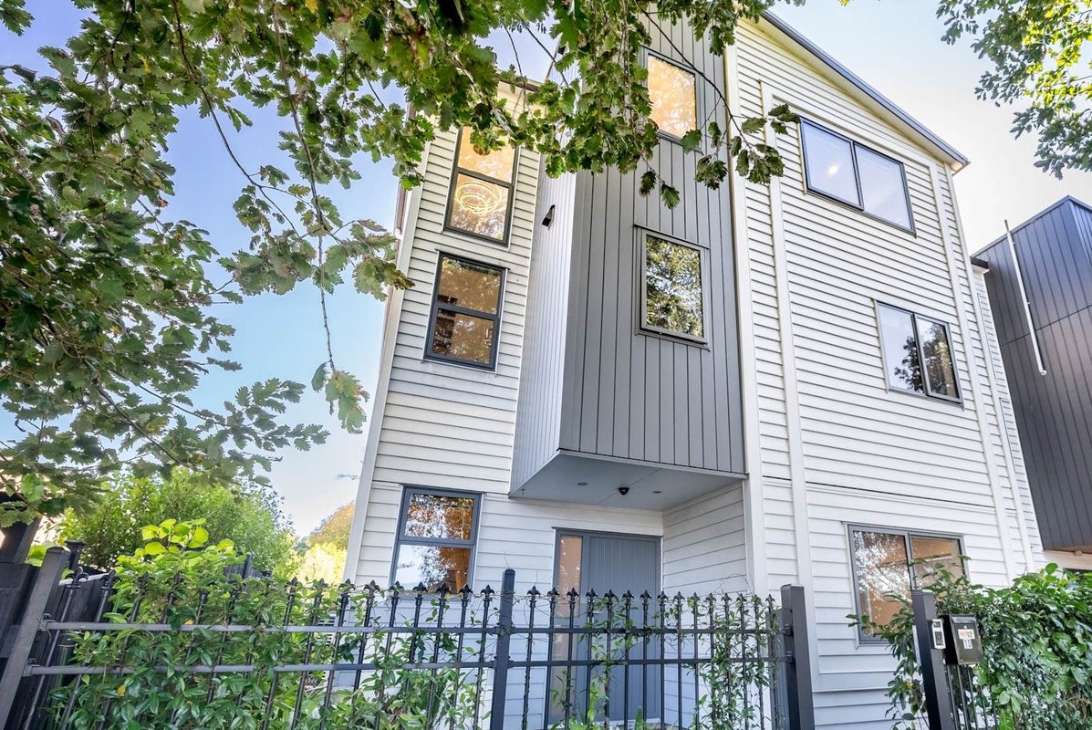 1D Acorn Street, Royal Oak, Auckland - Carousel 24