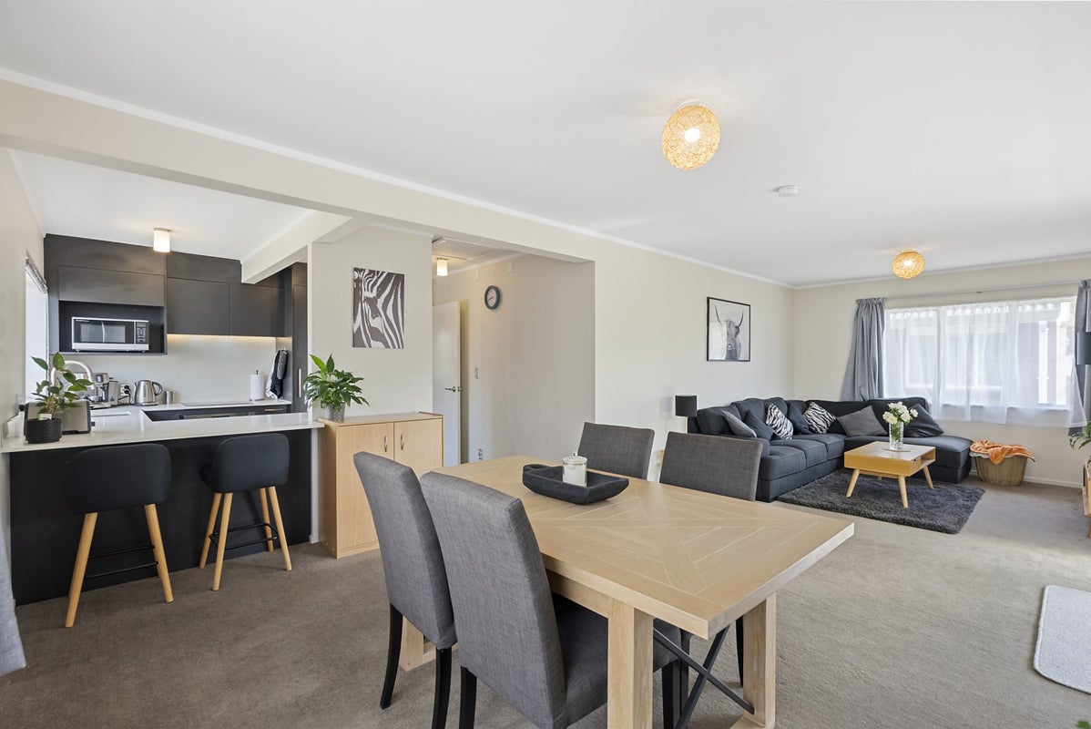 5C Central Park Drive, Te Atatu South, Auckland - Carousel 2
