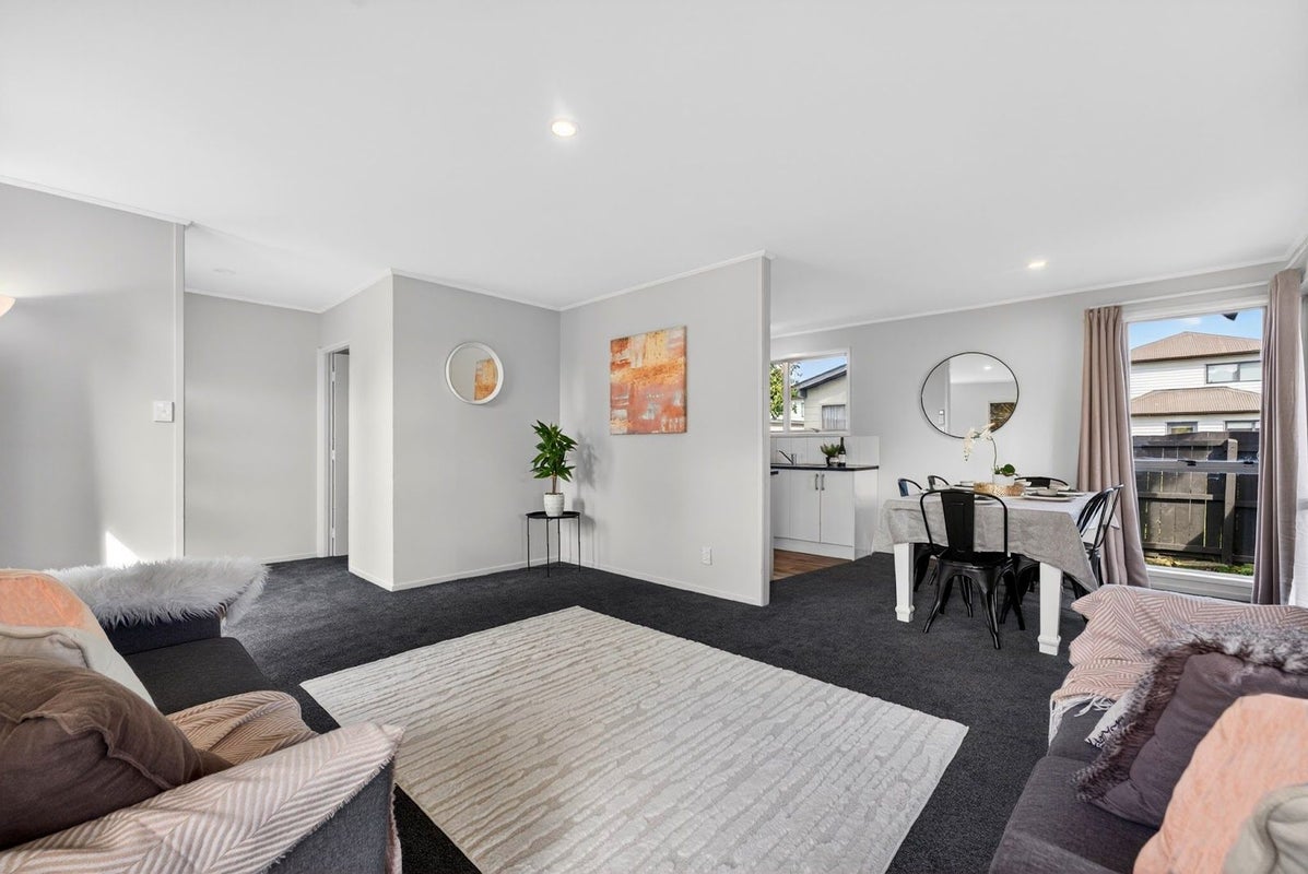 7 Hinton Place, Weymouth, Auckland - Carousel 2