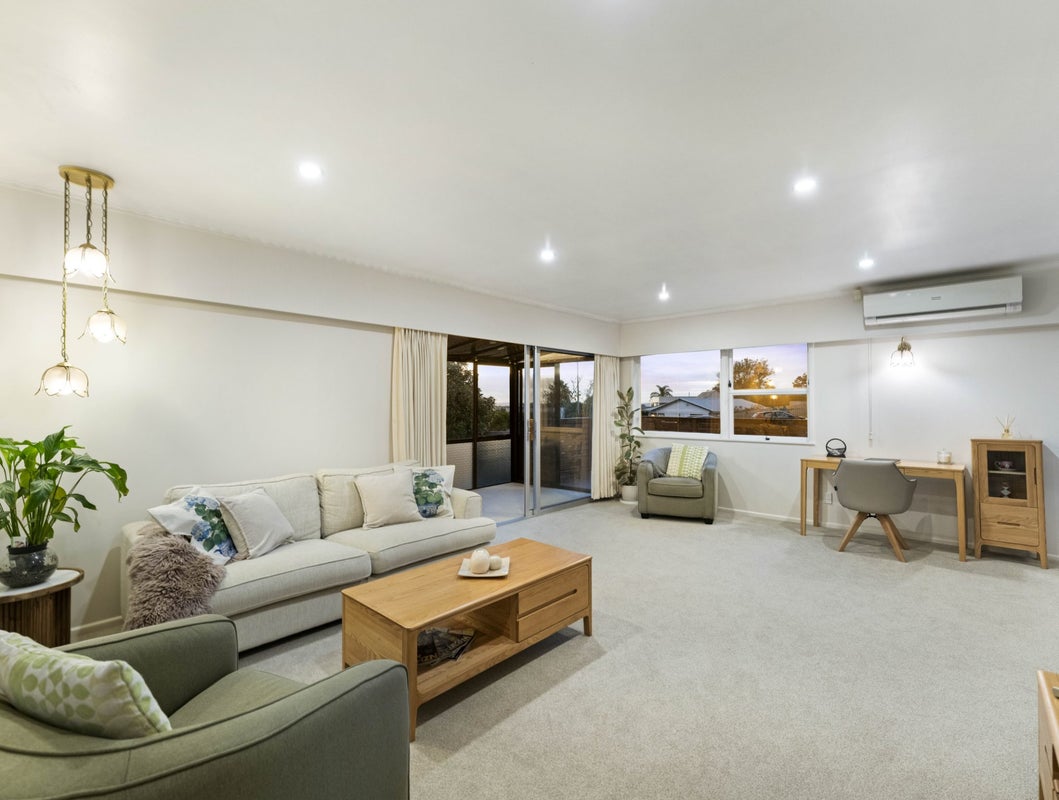 11 Gills Road, Bucklands Beach, Auckland - Carousel 2