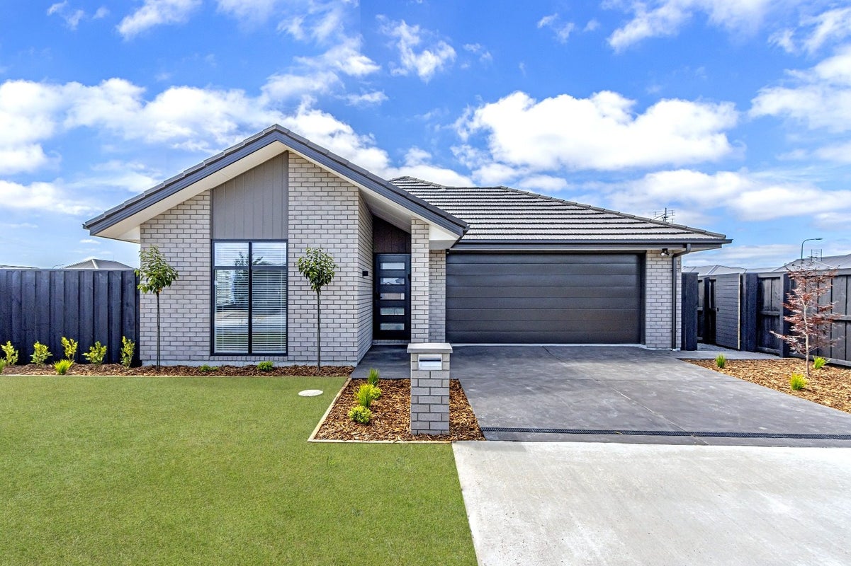 6 Weaver Street, Woodend, Woodend - Carousel 1
