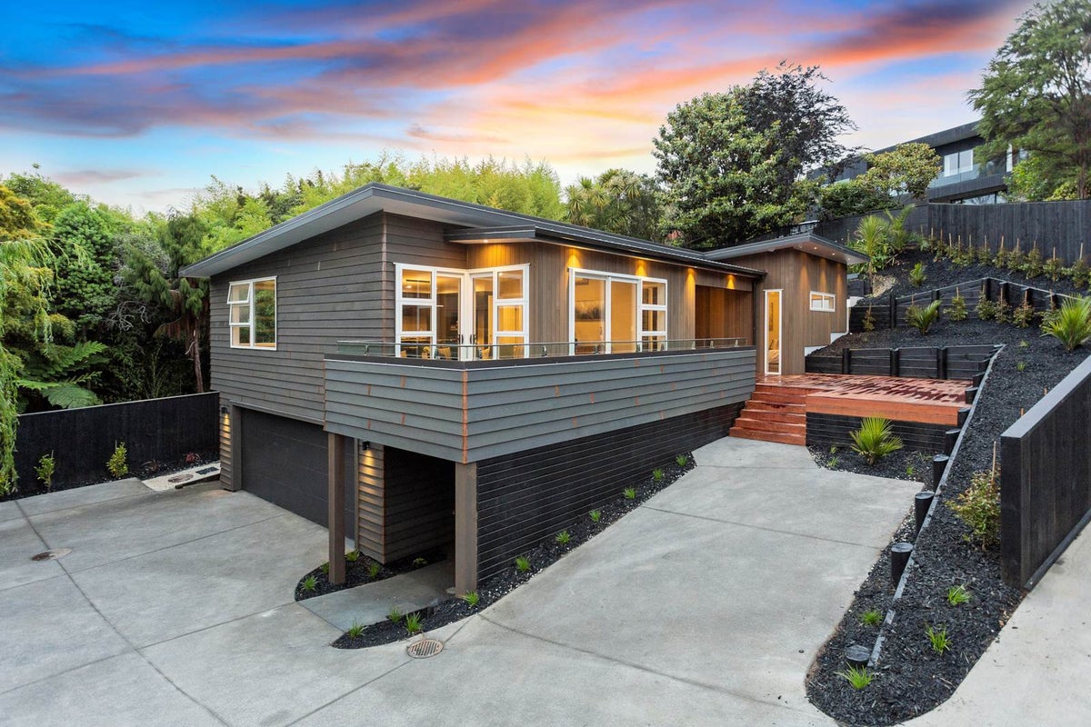 64 Heathcote Road, Castor Bay, Auckland - Carousel 2