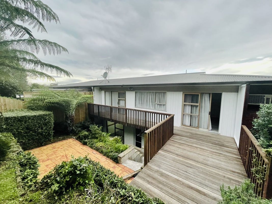 1/10 Baden Powell Place, Remuera, Auckland - Carousel 1
