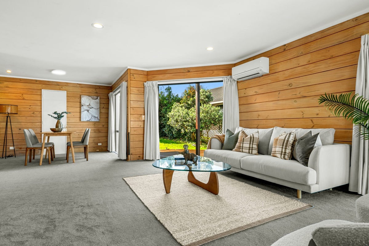 212B Norman Lesser Drive, Saint Johns, Auckland - Carousel 2