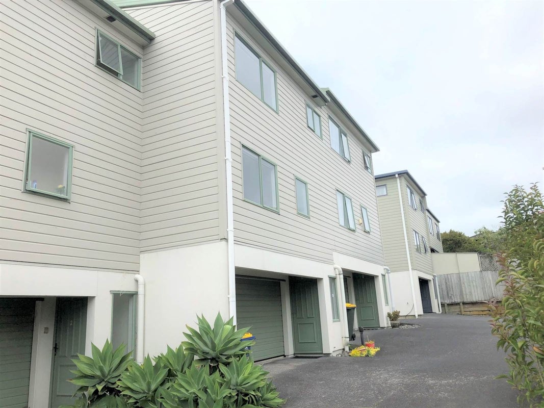 3/5 Kilham Avenue, Northcote, Auckland - Carousel 1