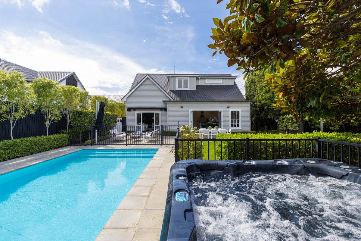 23 Bristol Street, St Albans, Christchurch - Carousel 1
