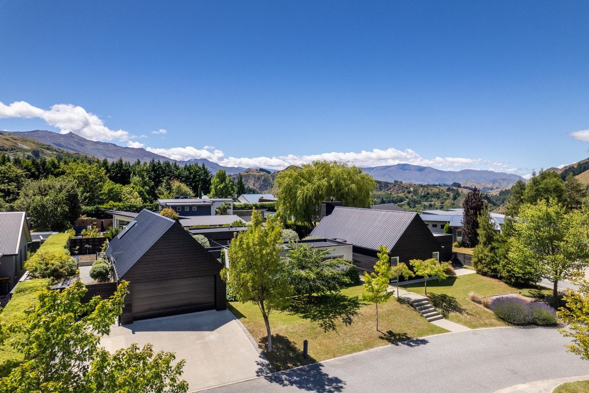 1 Larkins Way, Arthurs Point, Queenstown - Carousel 2