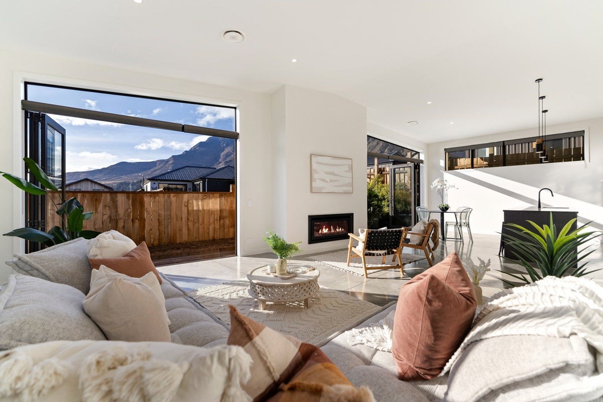 12 Till Street, Hanley's Farm, Jacks Point, Queenstown-Lakes, Otago - Carousel 1