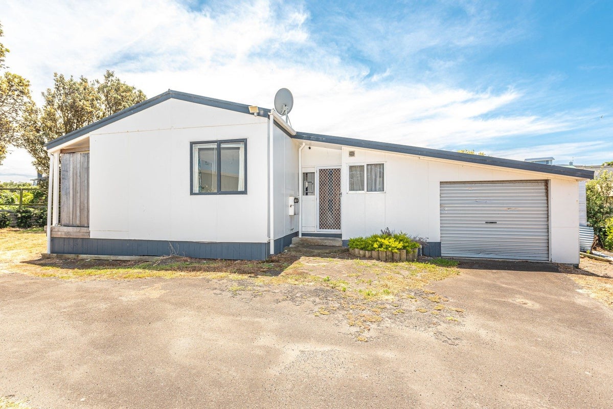 44A Seafront Road, Castlecliff, Whanganui - Carousel 1