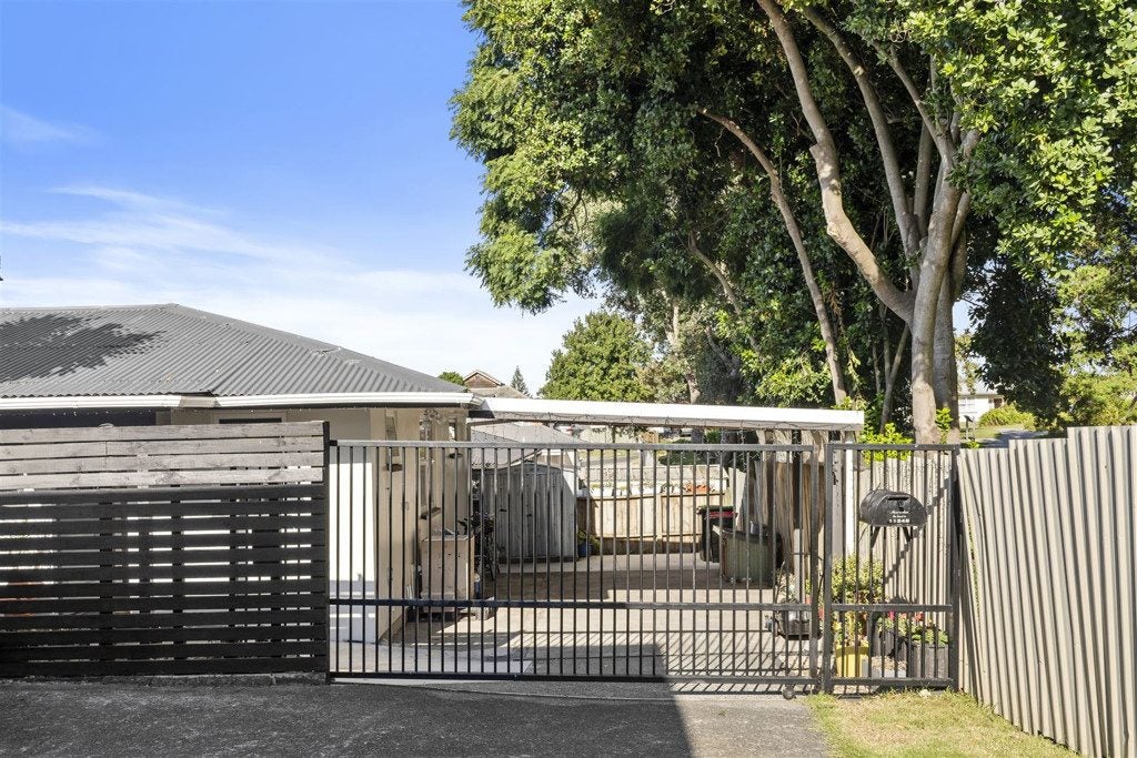 1134 Cameron Road, Gate Pa, Tauranga - Carousel 1