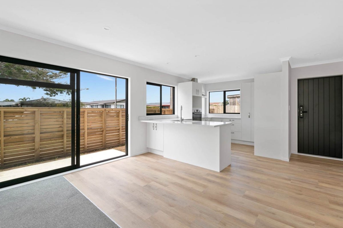 240B Centreway Road, Orewa, Orewa - Carousel 2